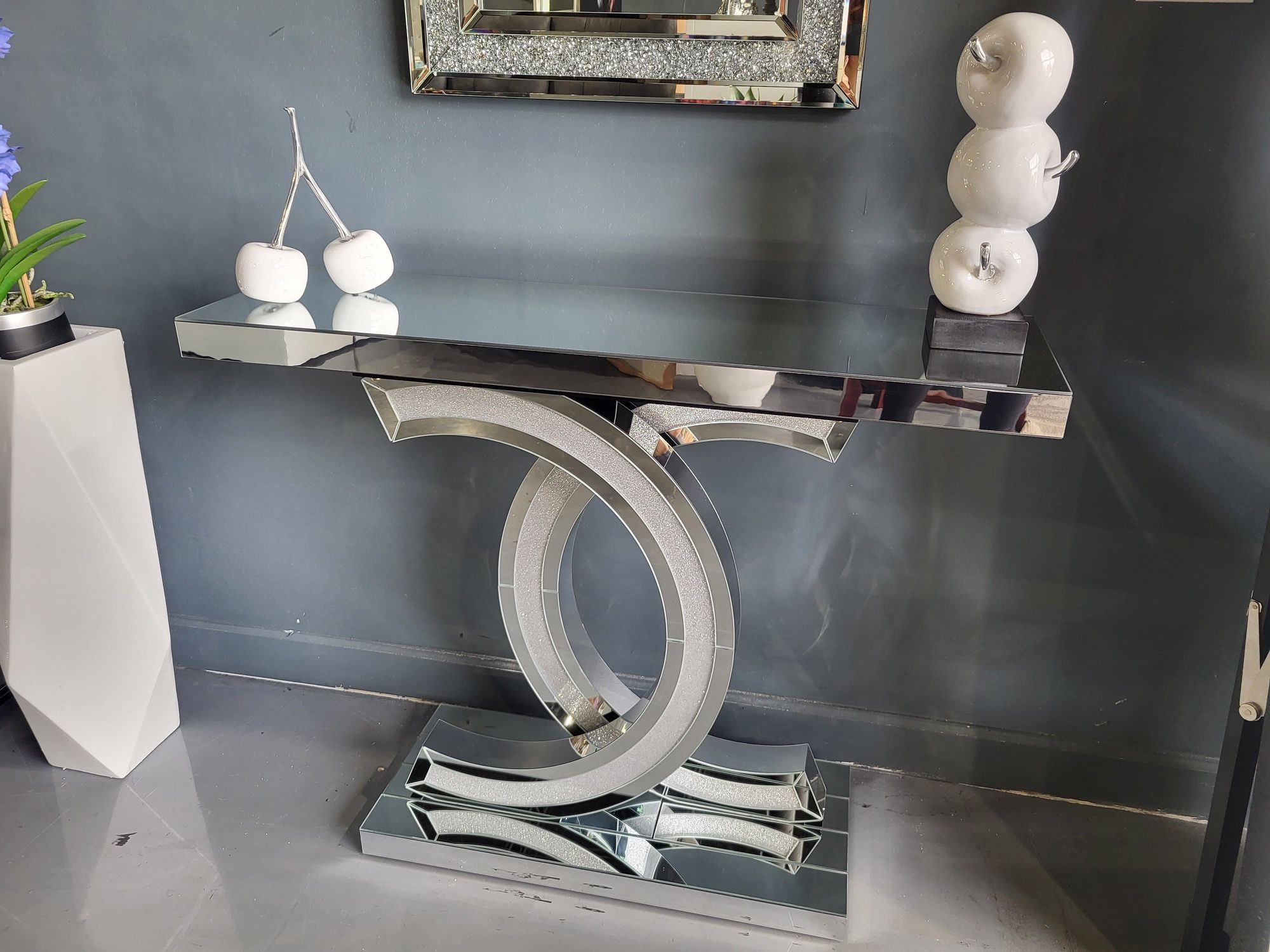 CONSOLE TABLE MIRRORED Mirrored Console Table, With Sparkling Crystal Inlays 40X12X30H