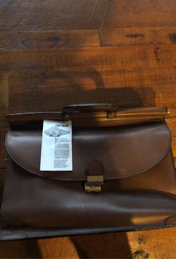 Amiet brown leather brief case