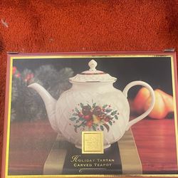 Lenox Holiday Tartan Carved Teapot – NEW in Box