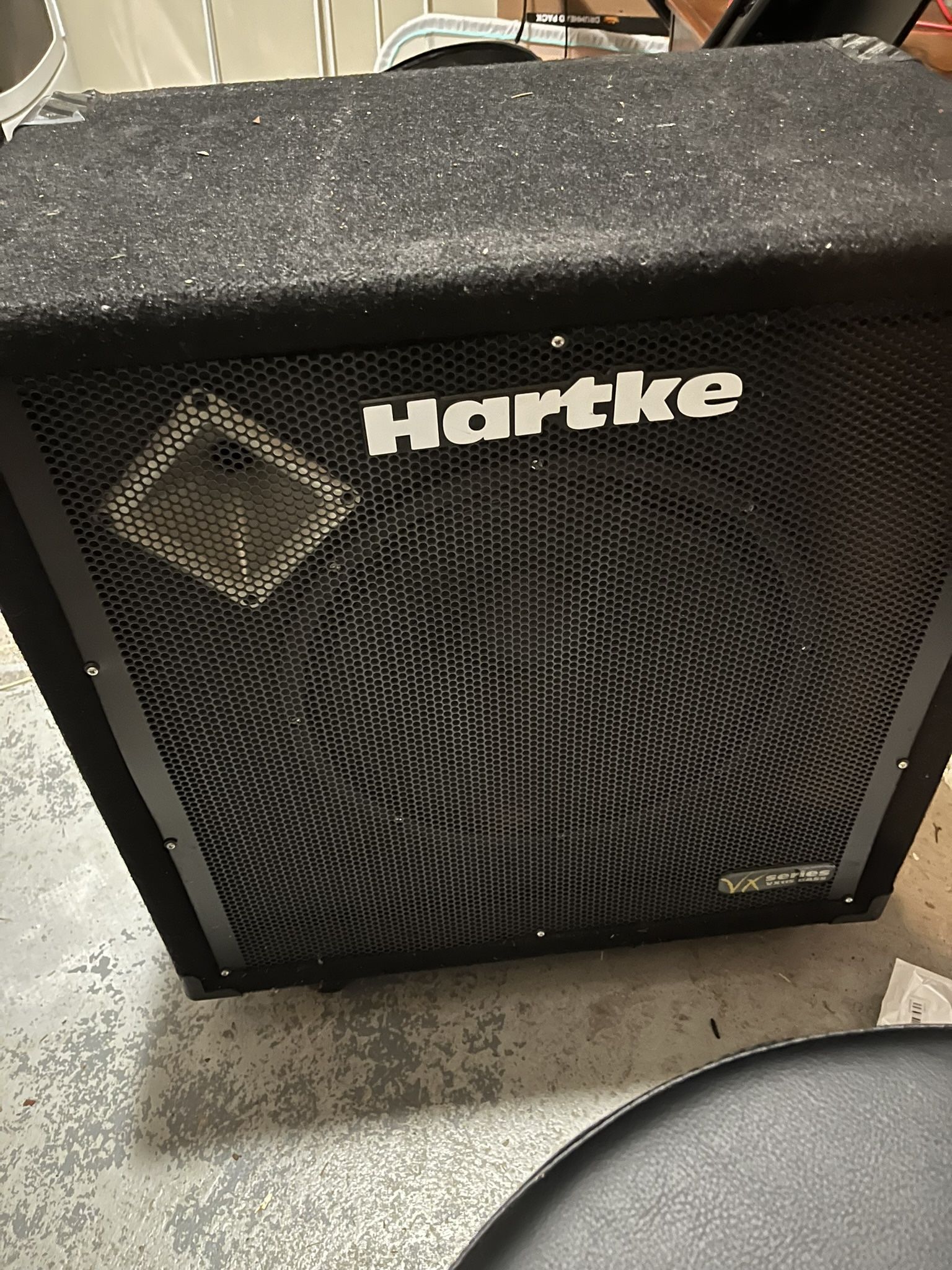 Hartke VX115 Bass Cabinet With Wheels