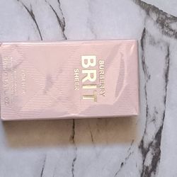 NEW & SEALED " BURBERRY BRIT WOMAN'S SPRAY 30$