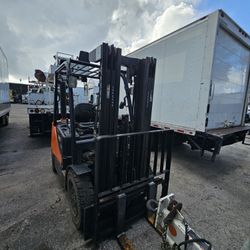 LOW HOURS FORKLIFT 👇👇👇👇