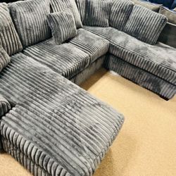 Stunning Double Chaise Sectional!
