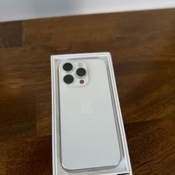 Apple iPhone 15 Pro 128GB (Unlocked!)