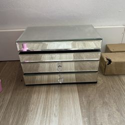 Mirrored Jewelry Box Holder
