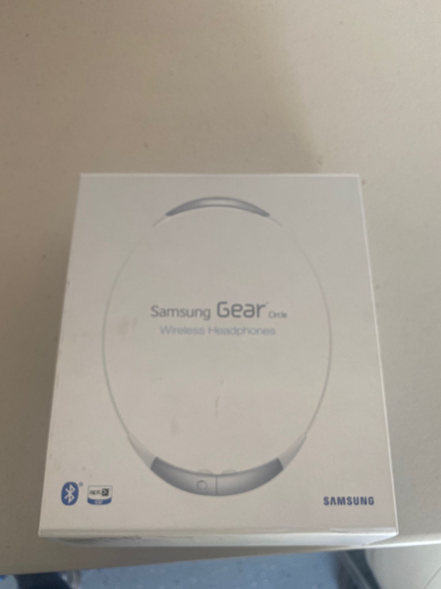 Samsung gear circle wireless headphones - never used