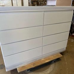 Dresser with 8-Drawers ⚜️ Cómoda de 8-Gavetas 