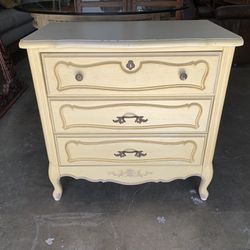 Stanley Furniture Vintage French Provincial 3 Drawer Chest Ivory Good Condition 