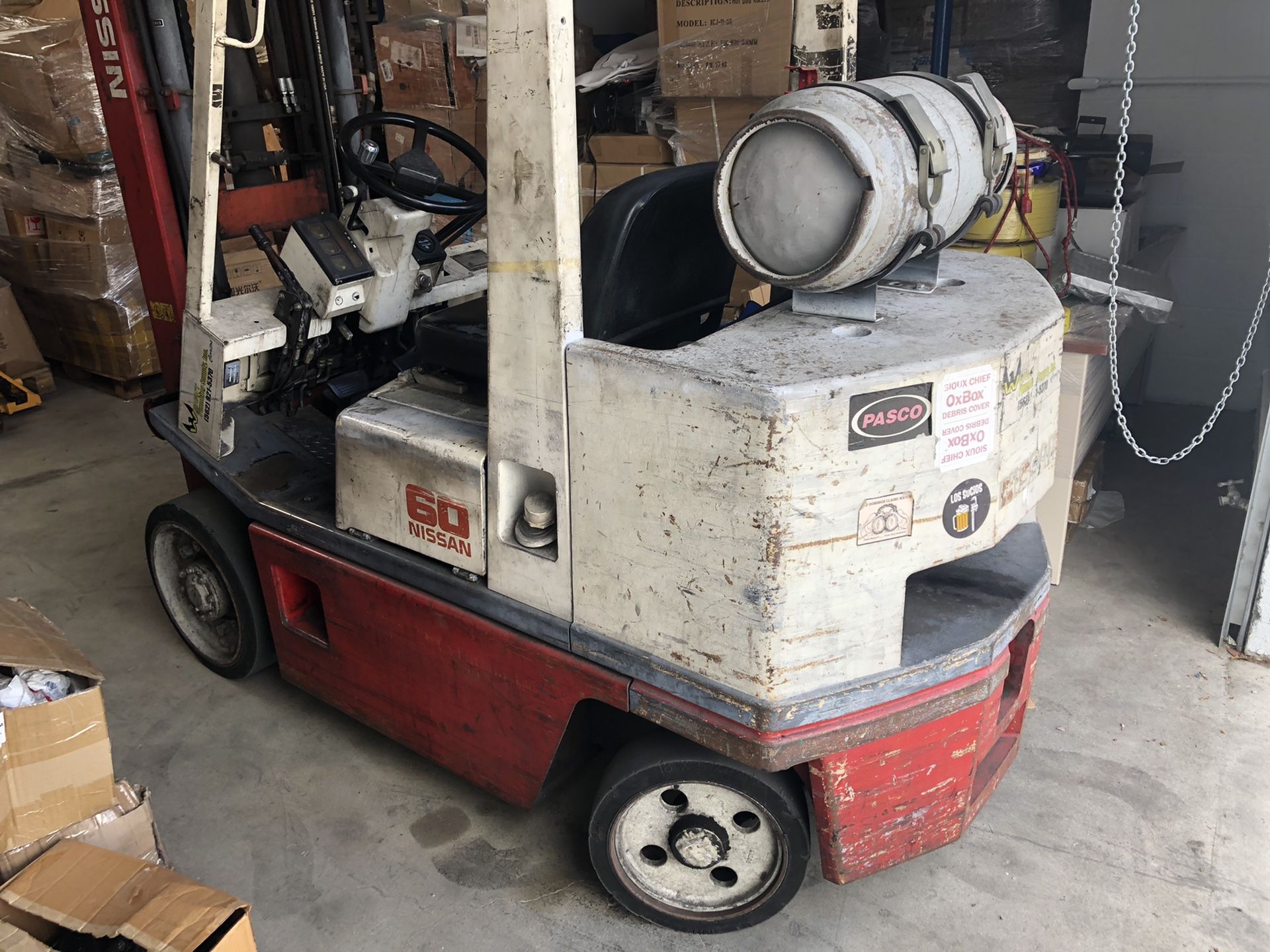Nissan 60 forklift 6000lbs 3 mast with side shift great condition