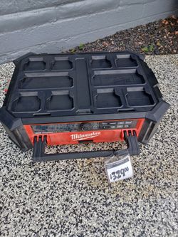 PACKOUT RADIO MILWAUKEE TOOL ONLY