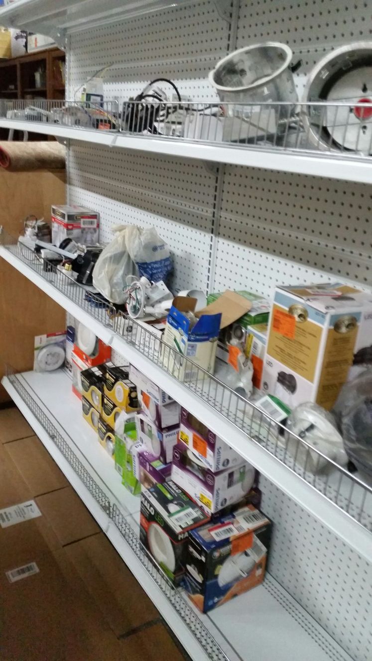 Clearances warehouses 1.00 and up new used take bundles for good price