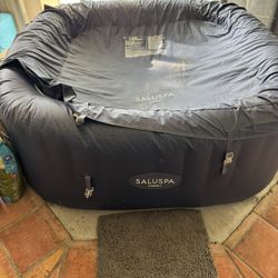 Saluspa Hawaii Hot Tub