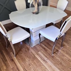 Dining room table