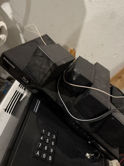 Blue ray DVD Player With Speakers