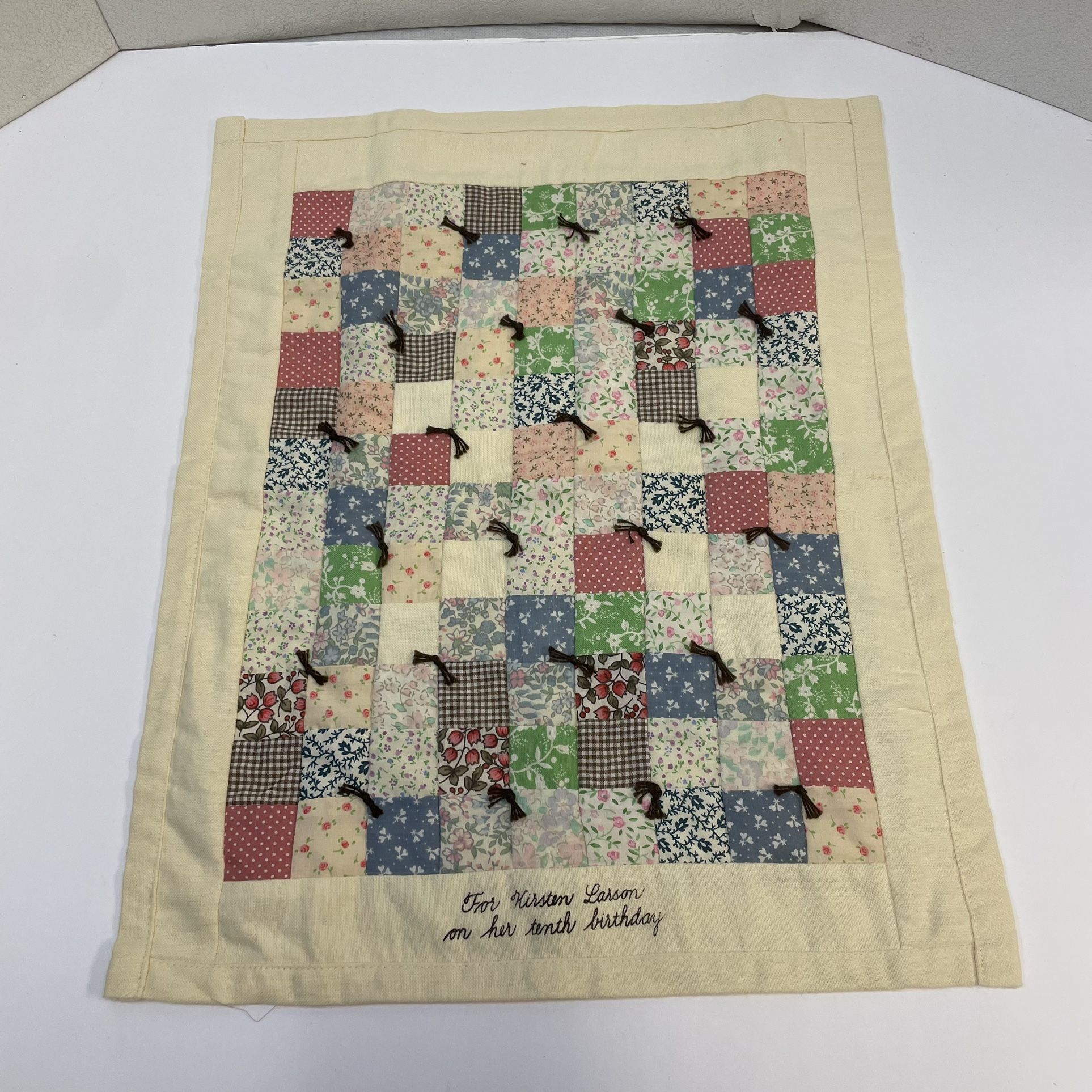 Vtg American Girl Doll 18" 1992 Pleasant Co Kirsten Birthday Friendship Quilt