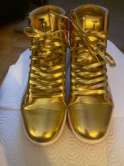 Trump sneakers size 8