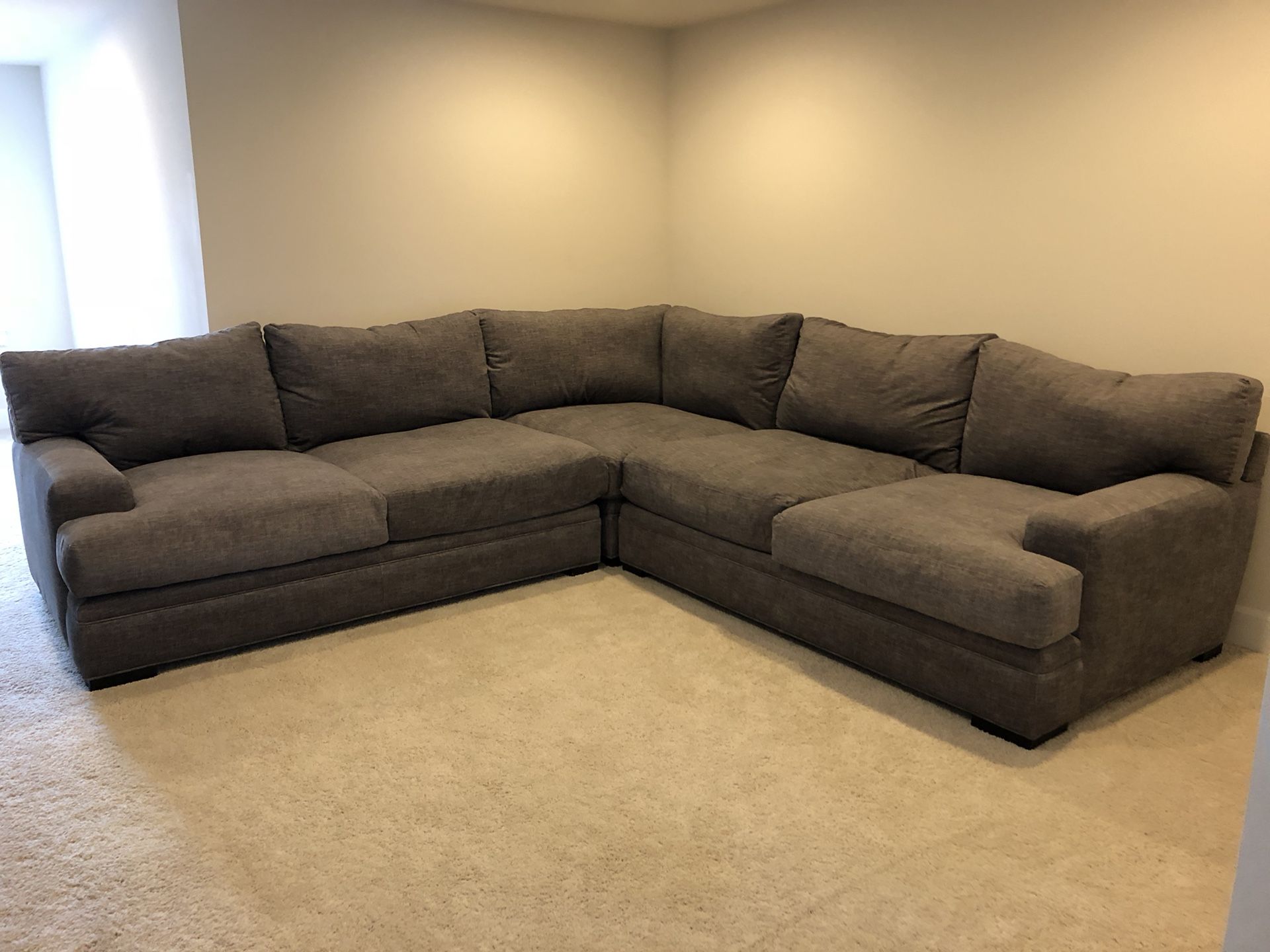Rooms to Go Cindy Crawford Palm Springs Sectional Sofa