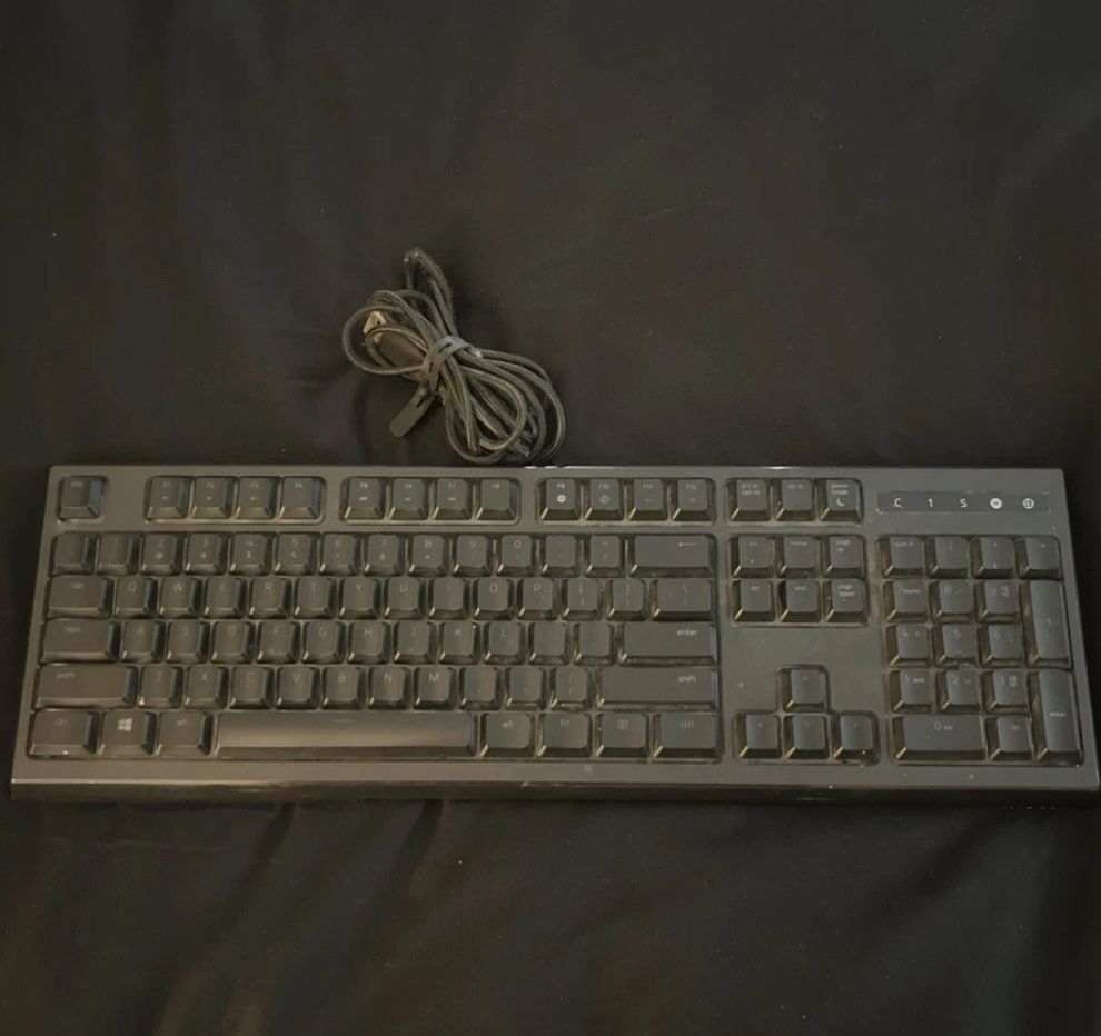Razer Ornata Chroma RGB Gaming Keyboard - Model RZ03-0(contact info removed)