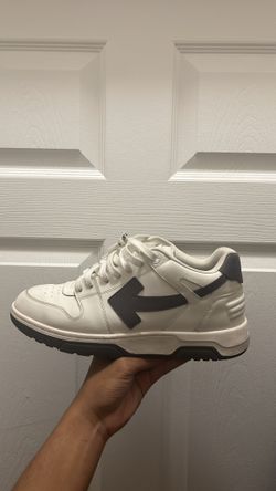 Off-Whites Sneakers