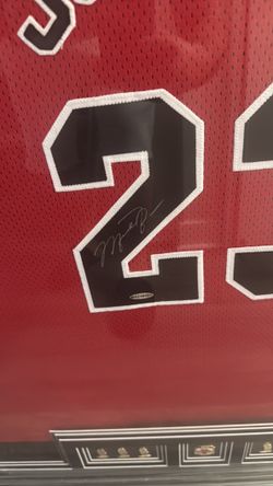 Michael Jordan auto jersey with authenticity upper deck