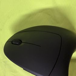 Anker 2.4G Wireless Vertical Ergonomic Optical Mouse, 800/1200 /1600 DPI, 5 Buttons for Laptop, Desktop, PC, MacBook - Black