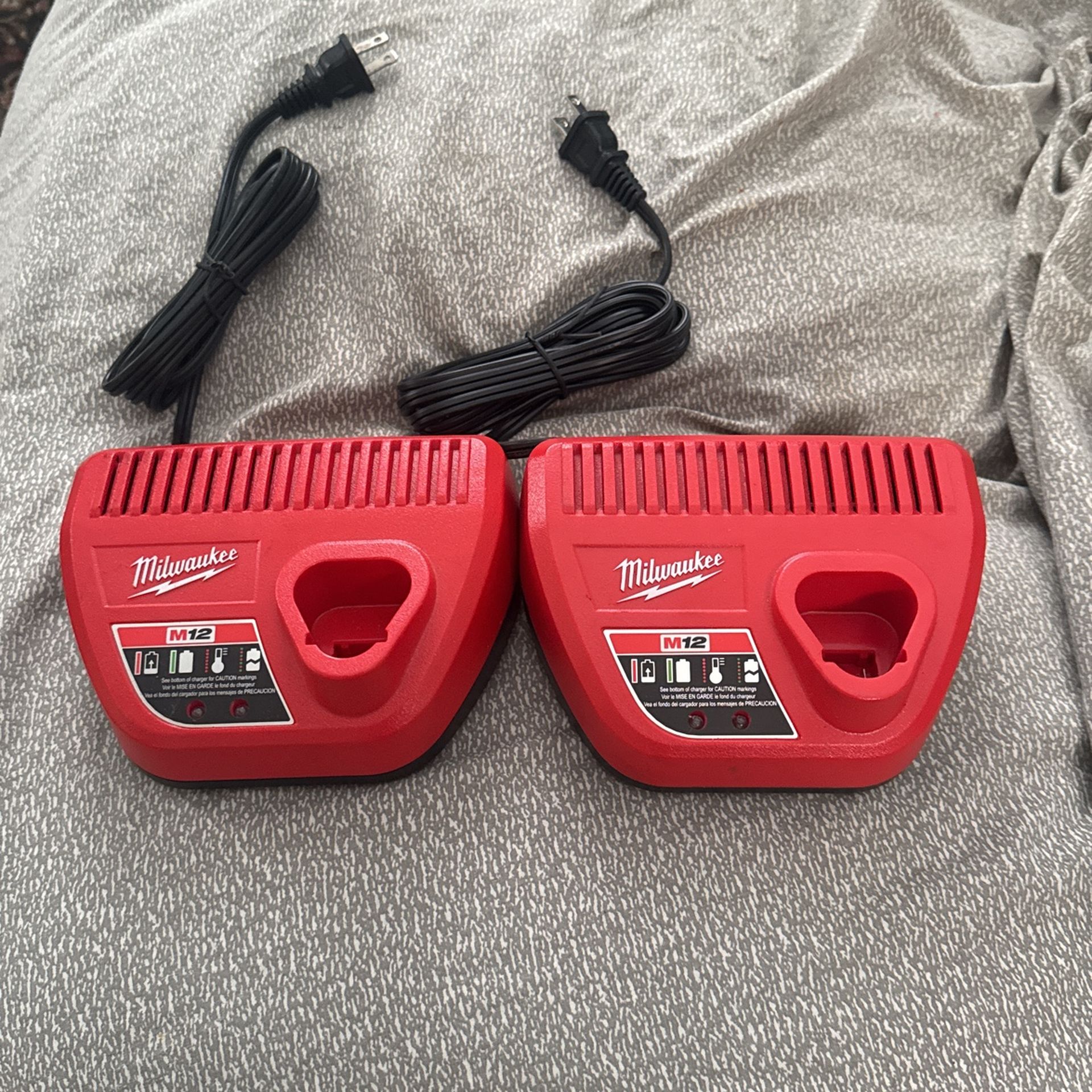 Milwaukee M12 Charger
