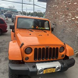 2012 Jeep Wrangler Sahara  4x4 2dr manual transmission