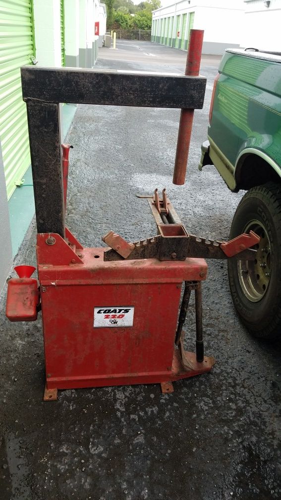 Coats 220 Tire Changer for Sale in Plant City, FL OfferUp