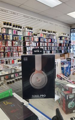 Beats Solo Pro