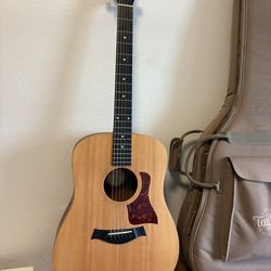 2004 ACOUSTIC BIG BABY GUITAR