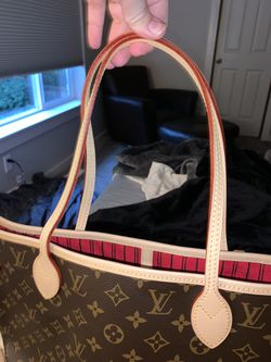 Louis Vuitton Neverfull MM Cherry Lining for Sale in Bellevue, WA