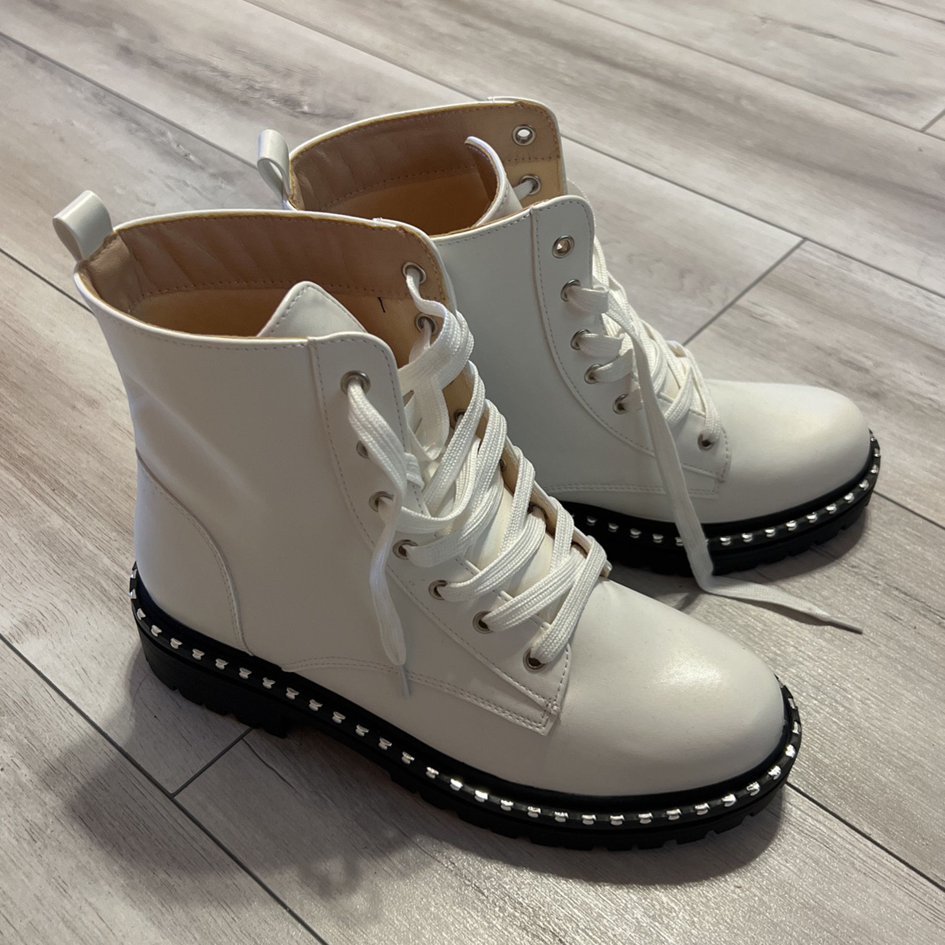 Luxury Women’s Boots-$25