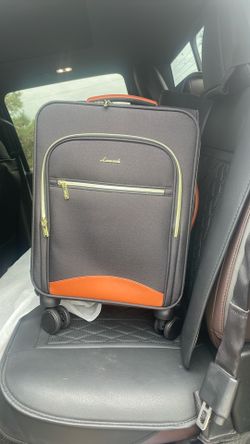 New Suit Case  Med Size Lovook