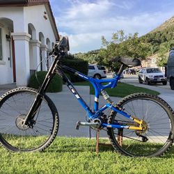 GT Full Suspension Mountain Bike I-Drive Team 26”