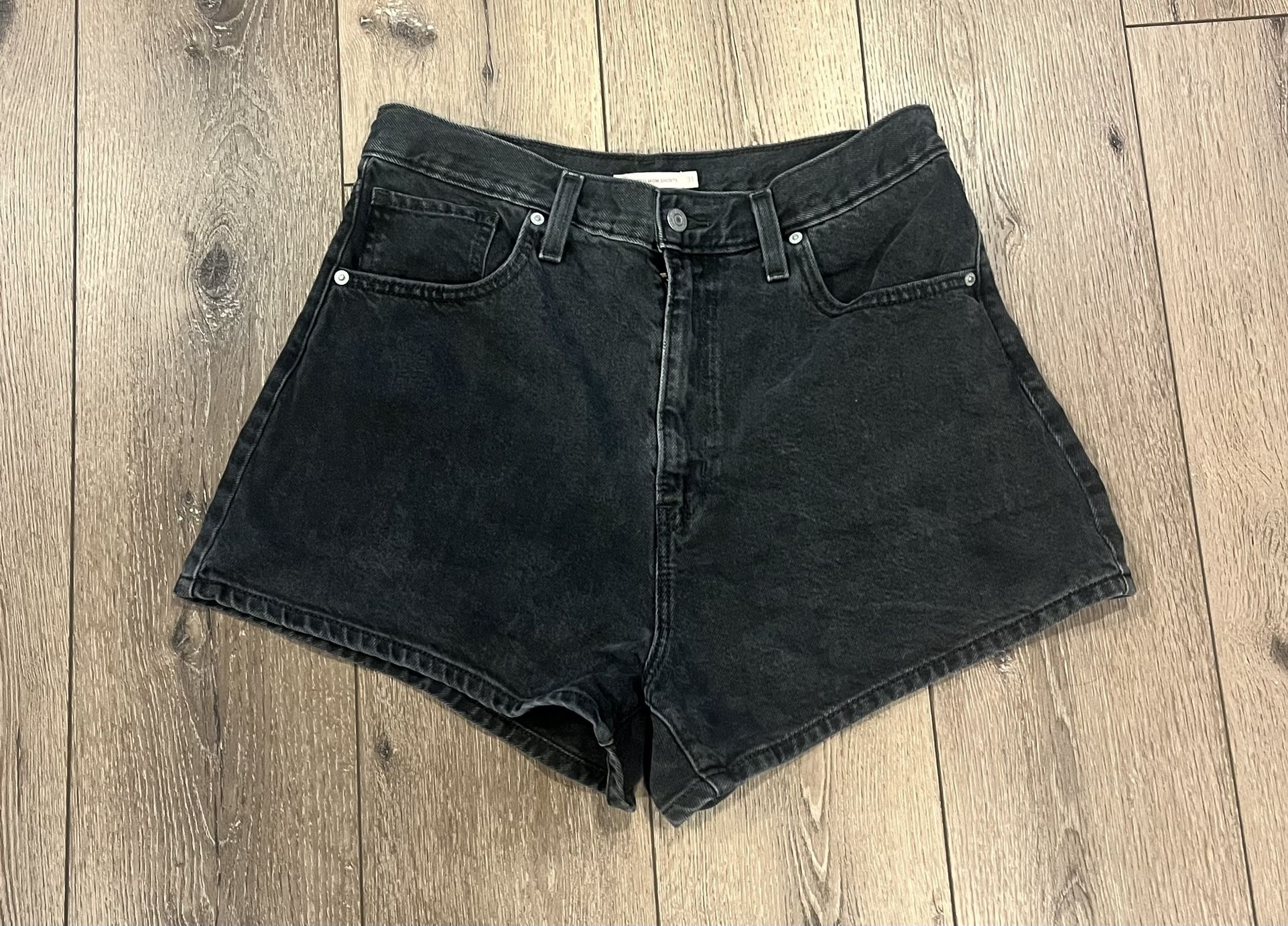 Levi Mom Shorts