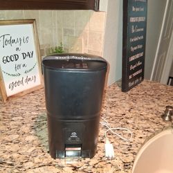 Automatic Pet Feeder
