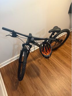 Ozark Trail SR Suntour XCM30 bike