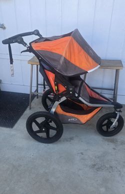 BOB Revolution Flex Jogging Baby Stroller with Adjustable Height Push Handlebar