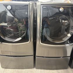LG. WASHER 5.6Cubic. And. Gas DRYER 