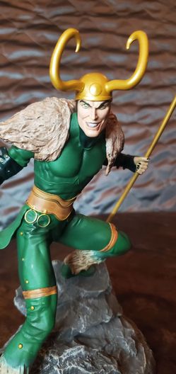 Loki Marvel Collectible Statue Figure