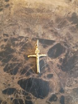 Gold pendant