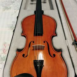 Full Size Viola with Case and Bow