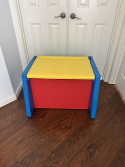 Fisher price Toy Box And Table
