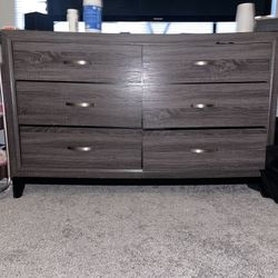 Dresser Set