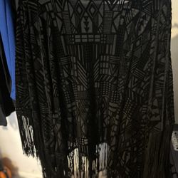 black shaw pull over $10 Arciero st