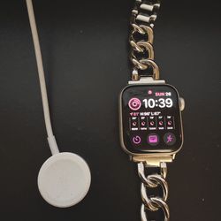 Apple Watch SE (STARLIGHT) 41mm