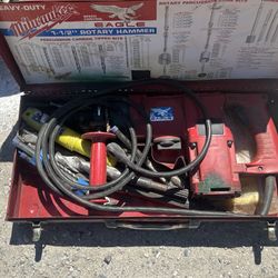 Milwaukee Eagle 1 1/2” Heavy Duty Rotary Hammer W/Lots Of Bits 