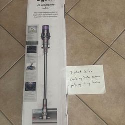 Dyson V9 Submarine Extra Cordless Wet and Dry Stick Vacuum with Wet Cleaner Head