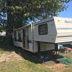 
1990 28 Foot Dutchmen