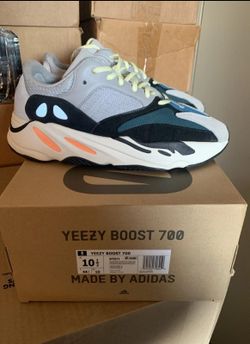 Men's Adidas Yeezy Boost Wave runner Size 10.5